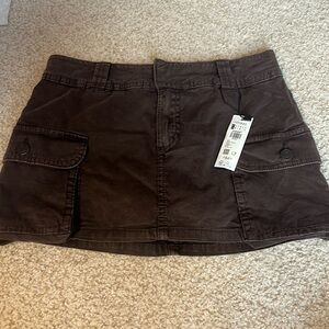 Garage cargo skirt